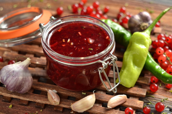 Соус из красной смородины на зиму для хранения. Рецепты к мясу
