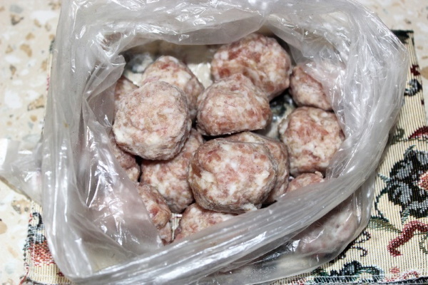 Суп с ежиками из фарша с рисом. Рецепт с фото