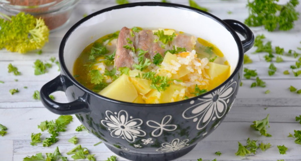 Супы из свинины. Рецепты простые, вкусные в мультиварке, казане, кастрюле с рисом, клецками, вермишелью, галушками