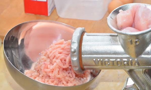 Тефтели для супа из фарша. Рецепты с рисом и без