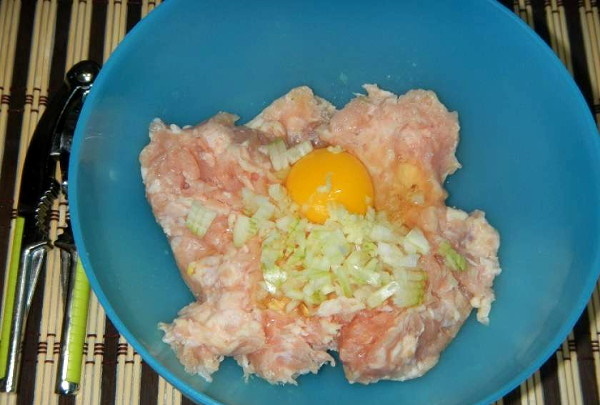 Тефтели для супа из фарша. Рецепты с рисом и без