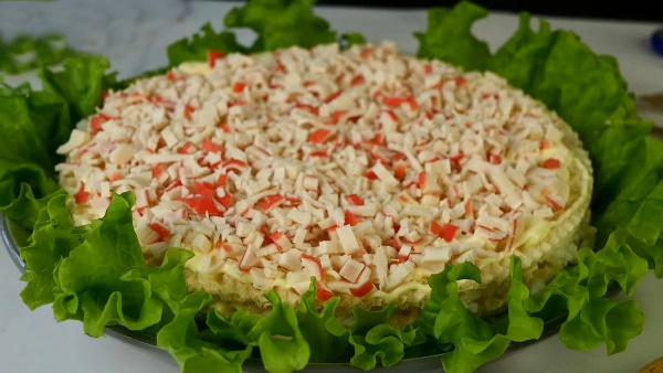 Торт закусочный из вафельных коржей. Рецепт, как приготовить с сельдью, грибами, крабовыми палочками, консервами, курицей