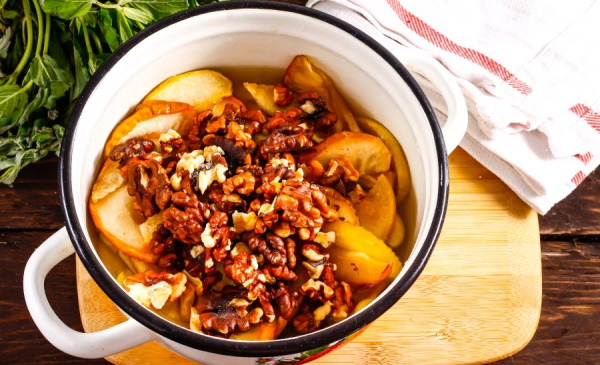 Яблочное прозрачное варенье дольками на зиму. Быстрый рецепт