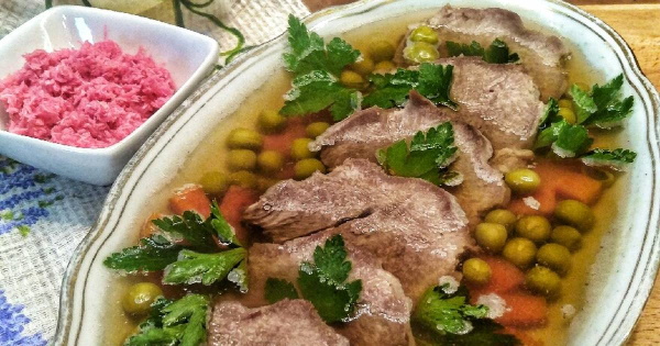 Заливное из языка свиного с желатином. Рецепт с фото