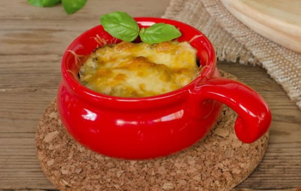 Жульен (жюльен) с грибами и сыром на сковороде, в духовке. Рецепты со сливками, сметаной, курицей