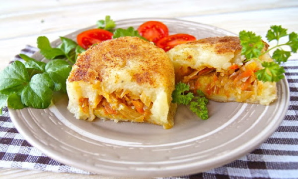 Зразы картофельные с сыром. Рецепты в духовке, на сковороде пошагово